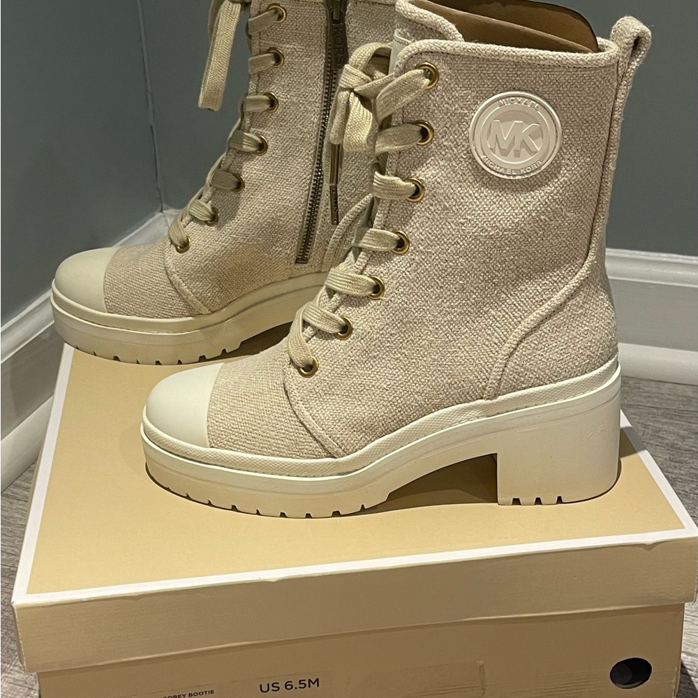 Michael Kors Women's Beige Lace Up Boots